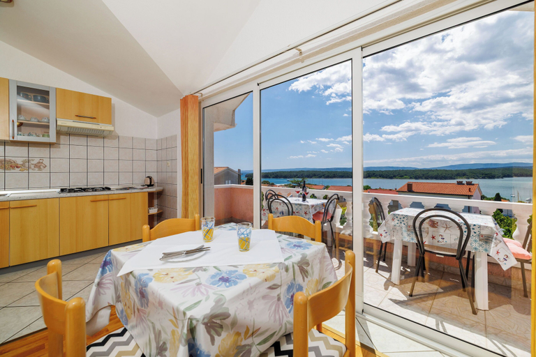 Food & Drinks 5, Apartments Krunoslav, Punat