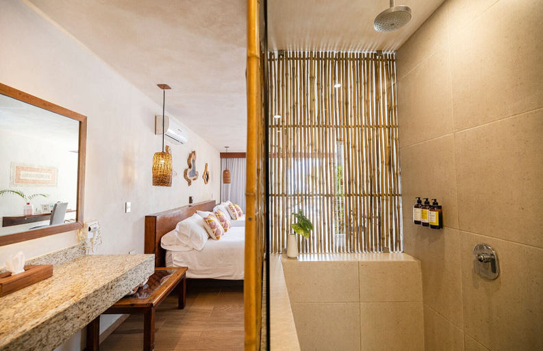 Bathroom 4, Hotel Los Arrecifes, Cozumel