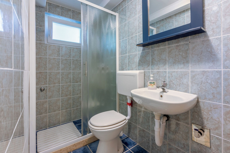 Bathroom 4, Apartments Pool, Fažana