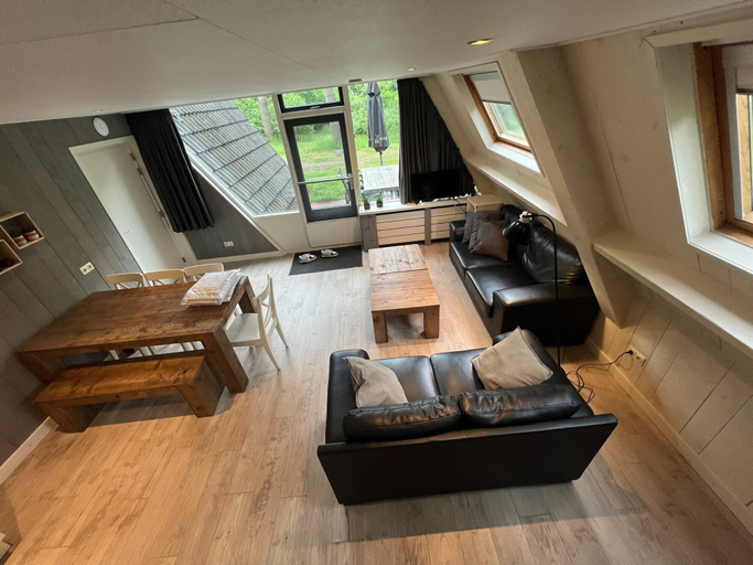 Living room 4, Family Bungalow by the Fen, Weert