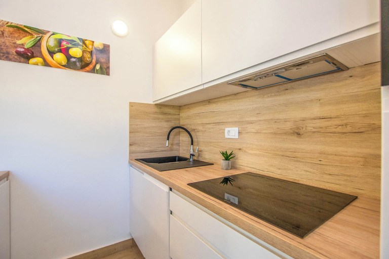 Private kitchen 3, House Villa Verdi, Tkon