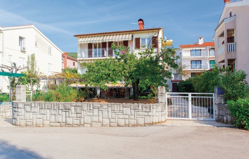 Exterior & Views 2, Apartments Nikola, Punat