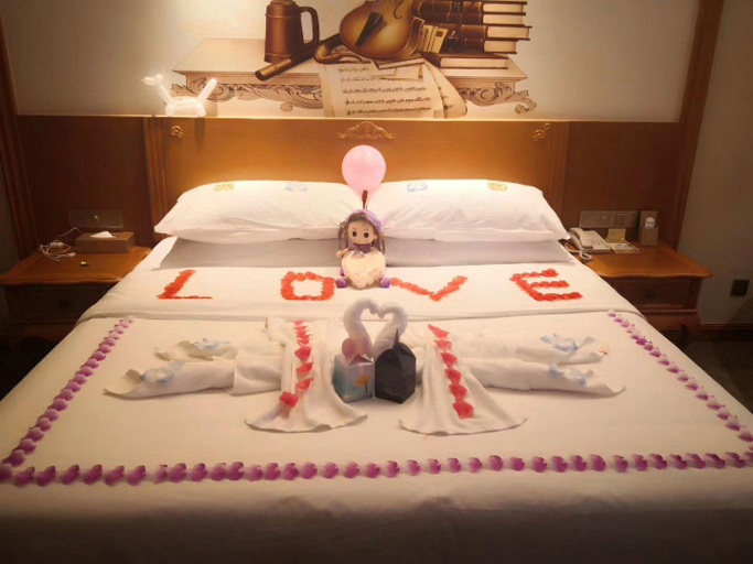 Bedroom 2, Vienna Hotel Shaanxi Hanzhong Central Square High-Speed Railway Station, Hanzhong
