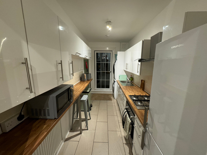 Private kitchen 3, Stirling Haven: Charming 3B Apt In City Centre, Stirling