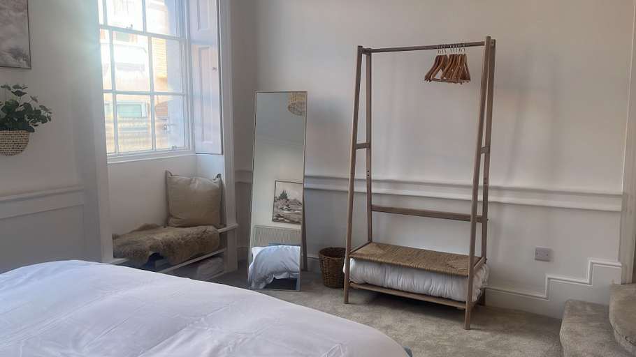 Room 3, Spacious 2B Flat In Clement House, Hertfordshire