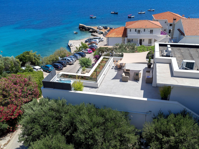 Exterior & Views 2, Exclusive Seafront Suites with hot tub, Jelsa