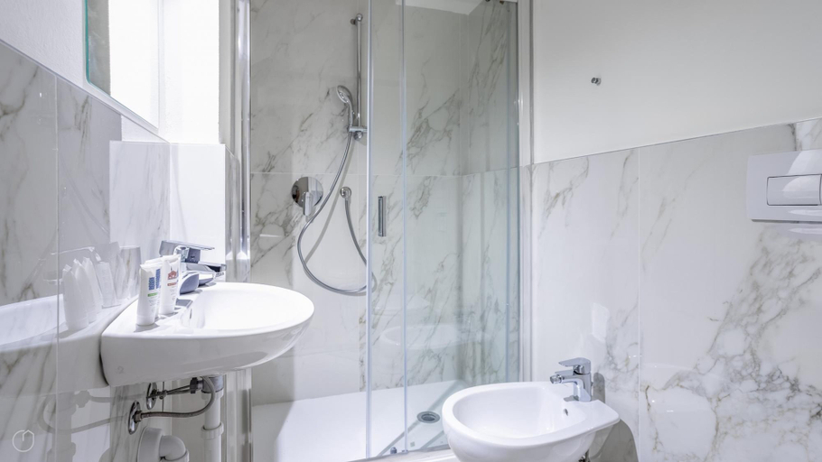 Room 2, Italianway - The B Village Standard - T5, Milano