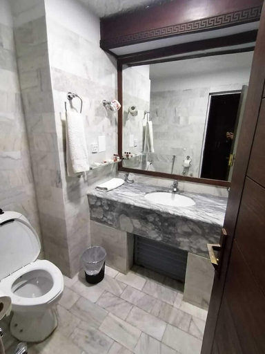 Bathroom, Hunza Darbar Hotel, Northern Areas