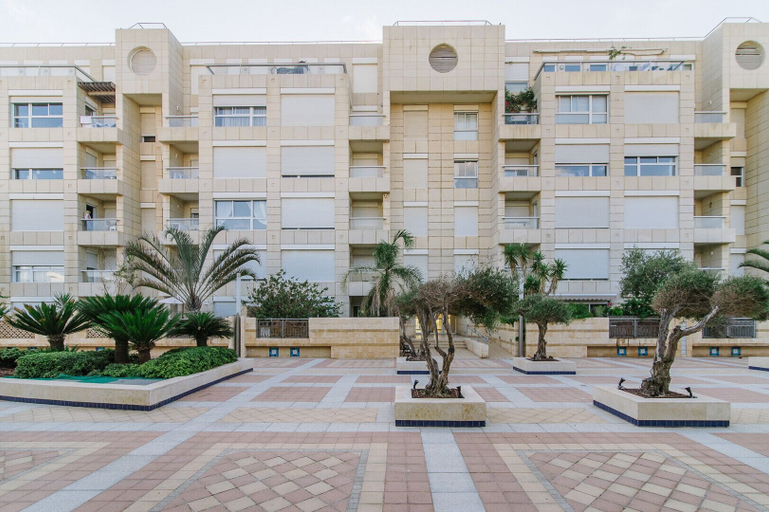 Exterior & Views 2, Marina Apartment by Olala Homes
