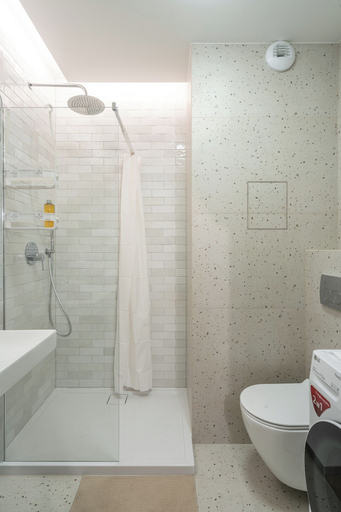 Bathroom 4, RentPlanet - Apartamenty Central Park, Środa Śląska