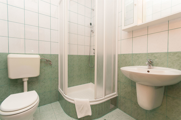 Bathroom 2, Apartments Igor, Baška Voda