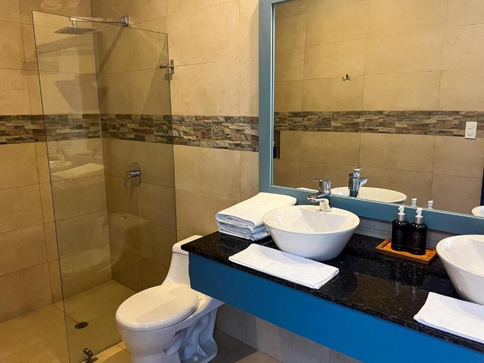 Bathroom 3, Jama Campay, Sucre