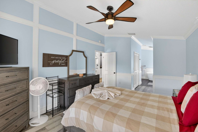 Room 4, Lakefront 4-bedroom Home With Pool, Hillsborough