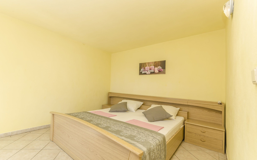 Room 2, Apartment and Room Ilija, Vodice