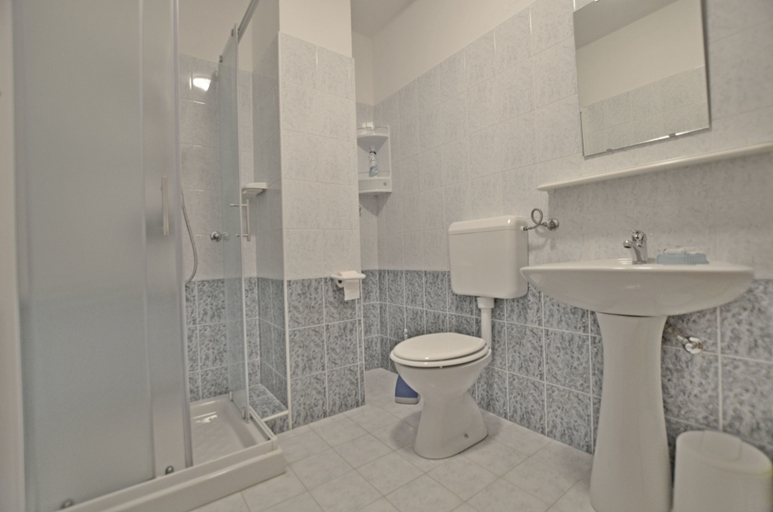 Bathroom 4, Apartment Ljiljana, Fažana