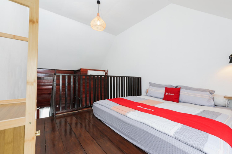 Bedroom 4, RedDoorz @ Raujan Guesthouse Syariah Banjarmasin, Banjarmasin