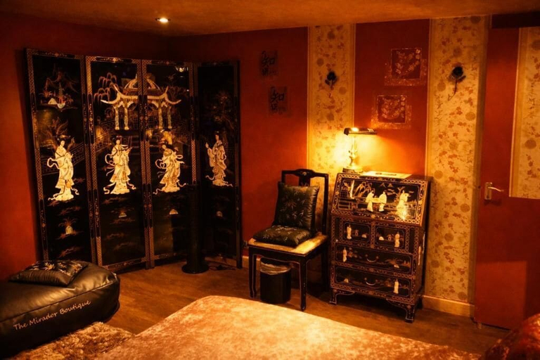Room 4, Oriental Suite, Swansea