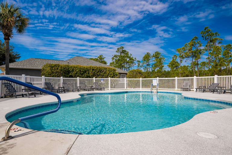Pool 3, Mariner Lakes 40 2 Bedroom Condo, Baldwin