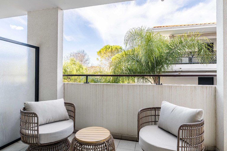 2, Spacious Apartment a/c 1br/4p - With Pool, Alpes-Maritimes