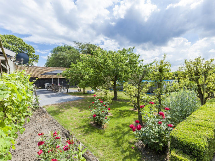 Garden 3, Holiday Home in the Central Location, Terneuzen
