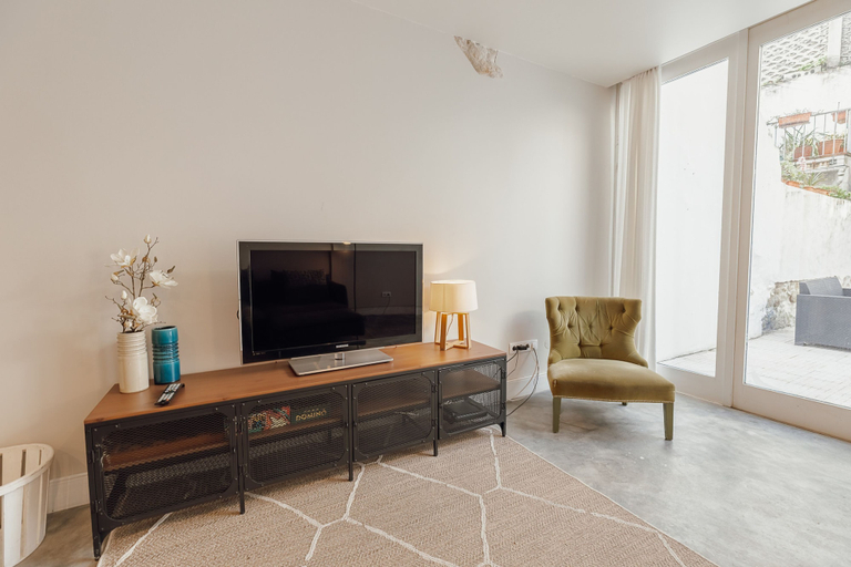 Room 3, Urban Refuge 4BD by Vacationy, Porto