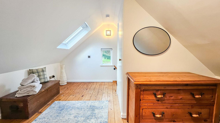 Room 4, Y Stabl - 1 Bedroom Apartment - Llanrhidian, Swansea