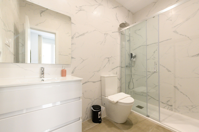 Room 5, M Sbe351c Elegancia y Funcionalidad en San Bernar, Madrid