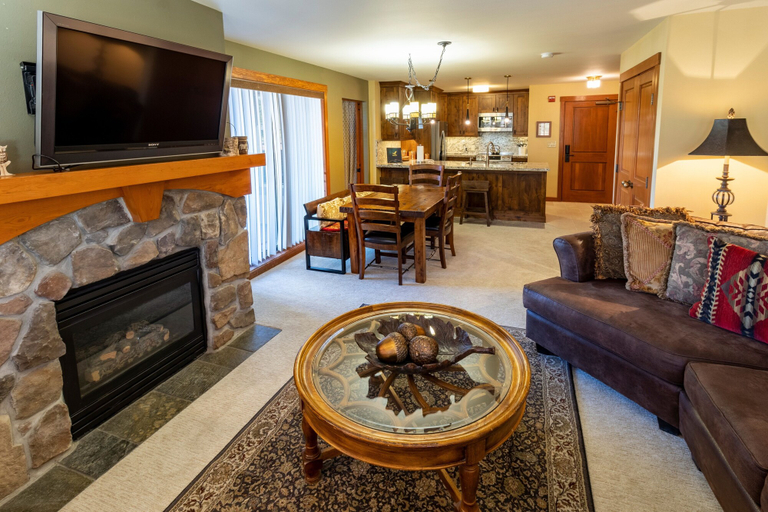 Living area 2, Eagle Springs East 1 & 2 Bedroom Condos, Salt Lake