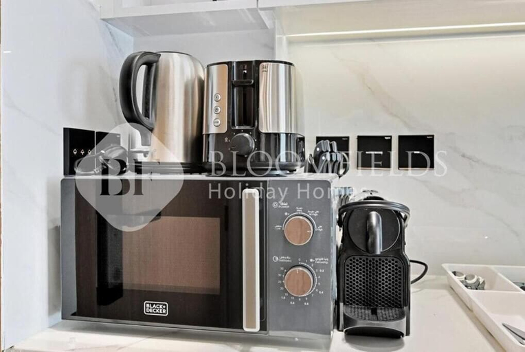 Microwave, Bloomfields Cozy STU Binghatti Azure, Dubai