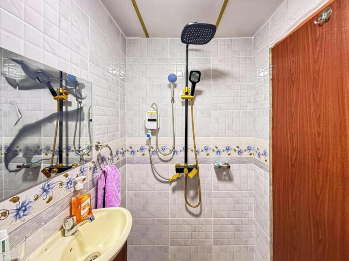 Bathroom 4, Villaroma Furnished Penthouse Suites, Kesses