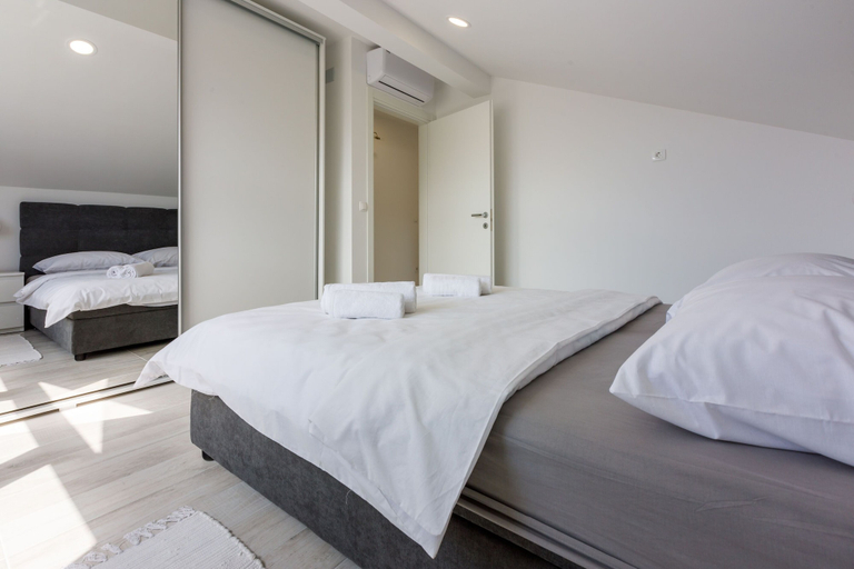 Bedroom 5, Apartments Cvetkovic, Crikvenica
