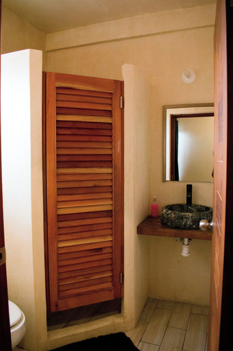 Bathroom 5, Balu Hotel, Isla Mujeres