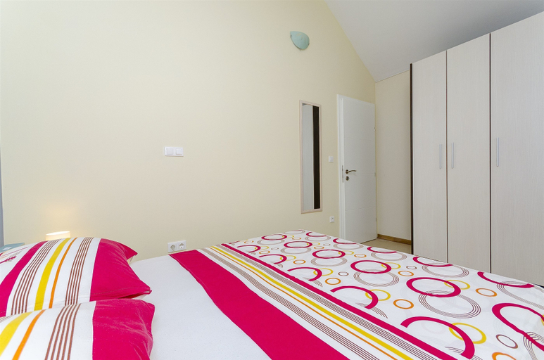 Others 5, Apartments Smilje, Rogoznica