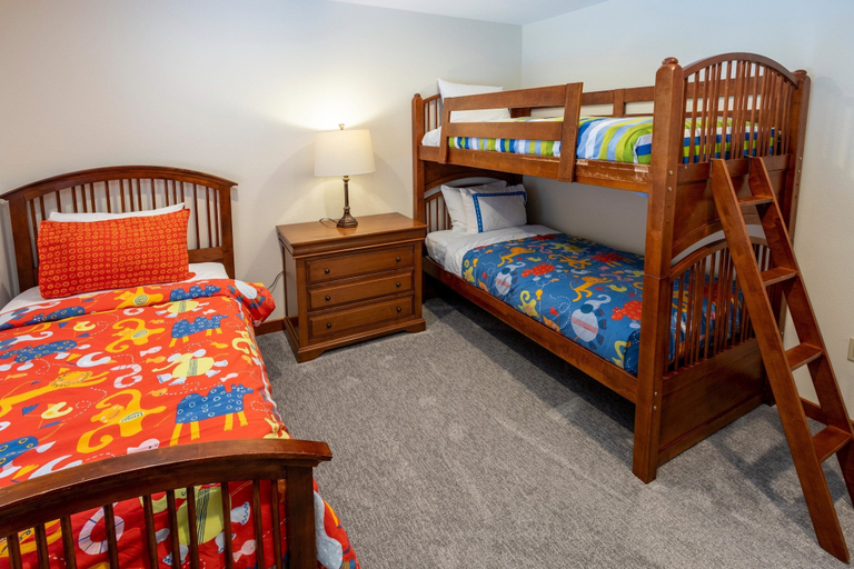 Room 5, Powderhorn Lodge Cozy Condos - Solitude UT, Salt Lake