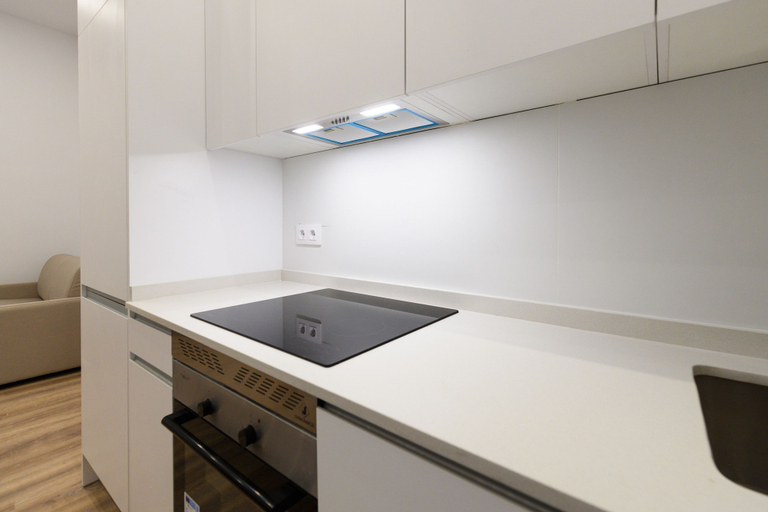 Room 4, M Sbe351c Elegancia y Funcionalidad en San Bernar, Madrid