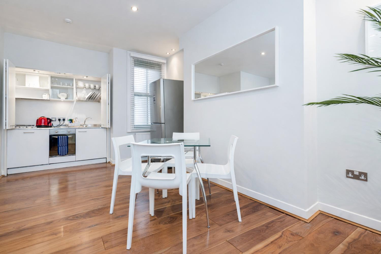 Others 5, Roomspace Serviced Apartments -Sterling House, London
