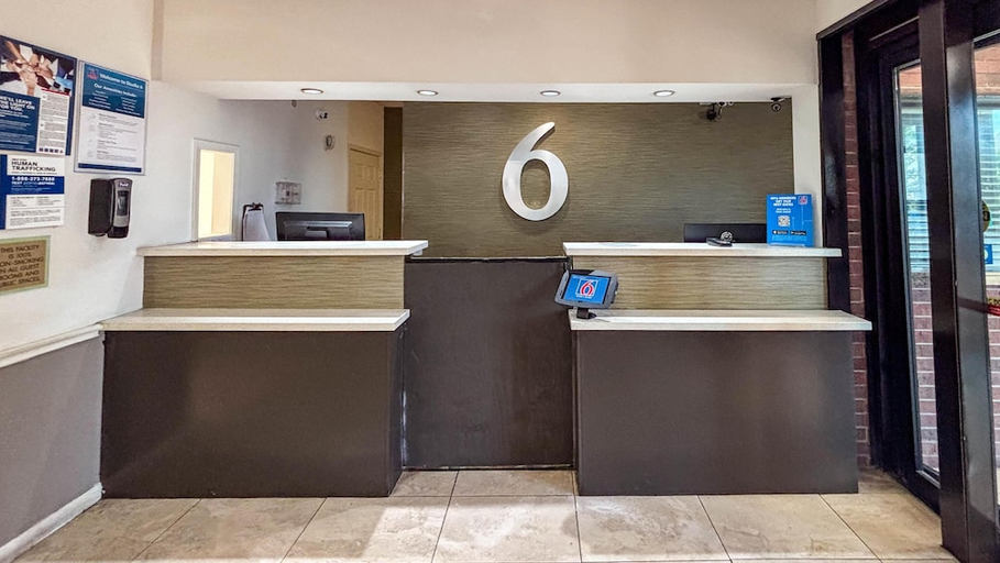 Public Area 2, Studio 6 Houston, TX - Westchase, Houston
