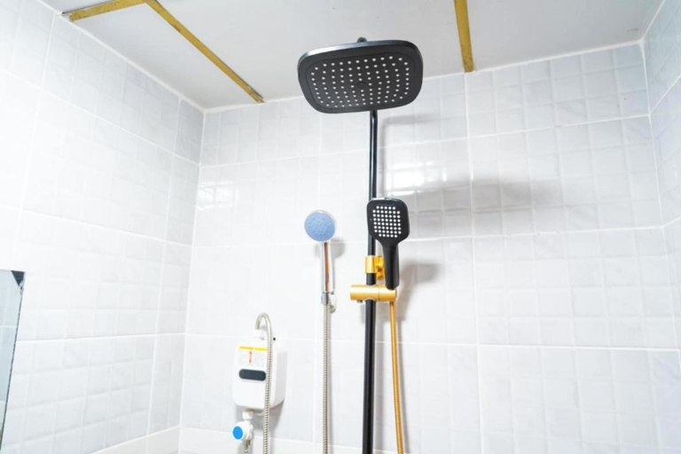Bathroom 3, Villaroma Furnished Penthouse Suites, Kesses