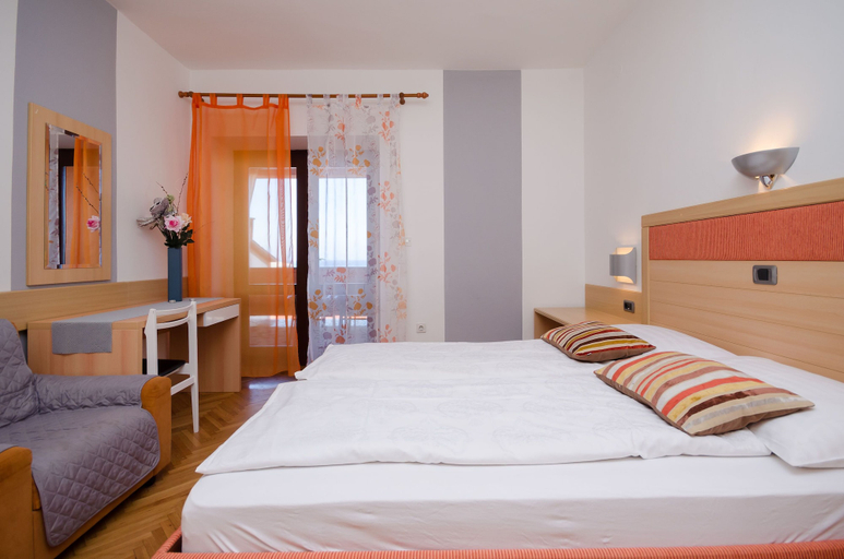 Bedroom 2, Apartments Mirjana B, Lopar/Supetarska Draga