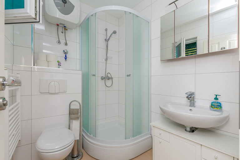 Bathroom 4, Apartments Road Star, Dugi Rat