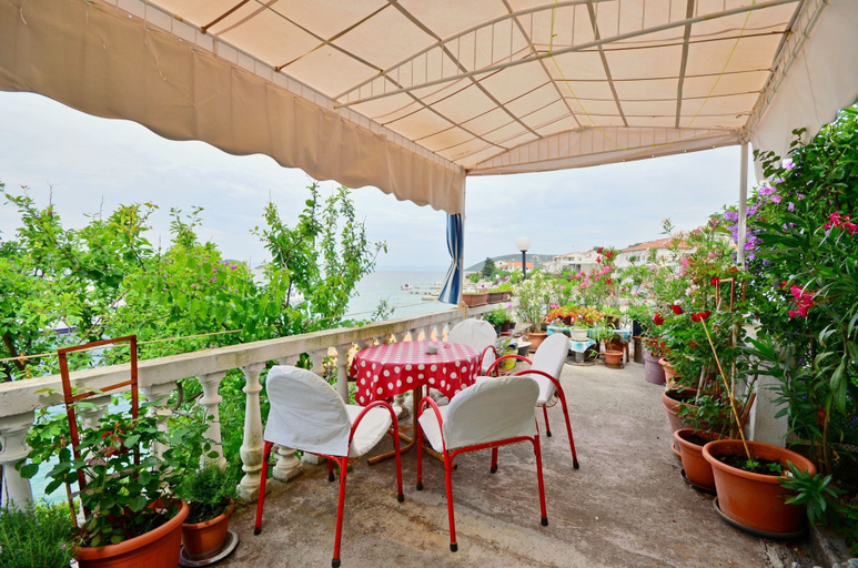 Food & Drinks 4, Apartments Vera, Lopar/Supetarska Draga