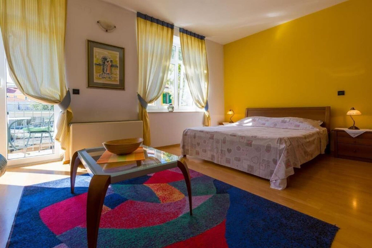 Bedroom 5, Apartments Villa Katarina, Crikvenica