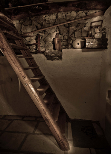 Others 4, House Sandra, Senj