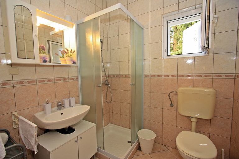 Bathroom 3, Apartments Mara, Supetar