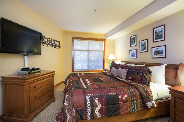 Room 2, Powderhorn Lodge Deluxe Condos - Solitude UT, Salt Lake