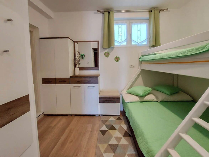 Others 5, Apartments and Room Boris, Baška