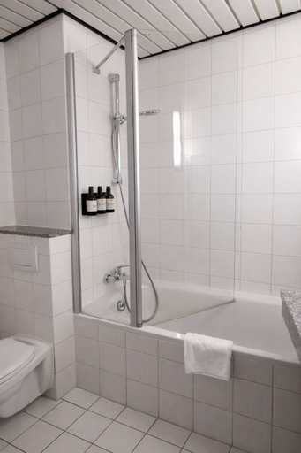 Bathroom 4, Hotel Dresden Neustadt, Dresden