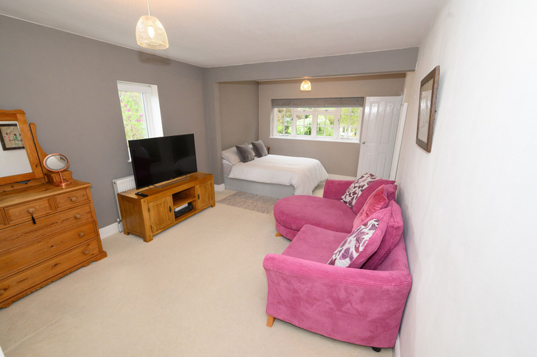 Room 4, Charming Country House Near Henley-On-Thames, Oxfordshire