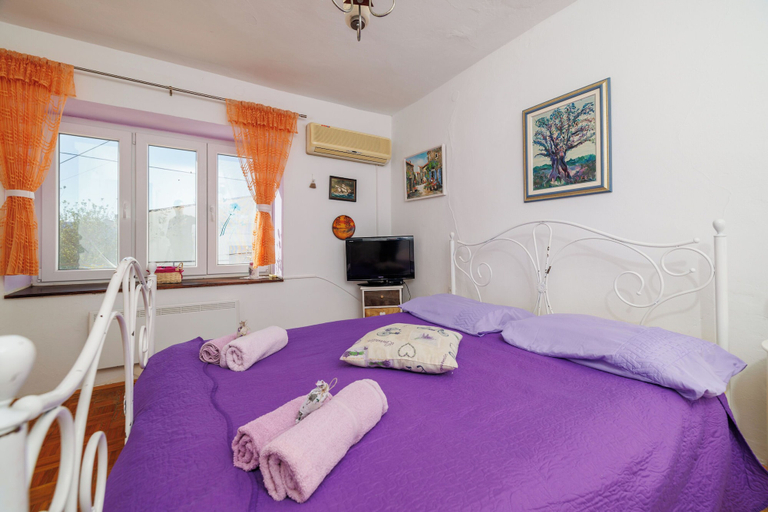 Bedroom 3, House Maya, Vinodolska