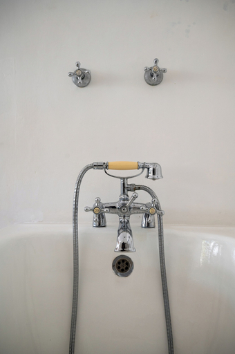 Bathroom 3, Lunuganga Estate, Bentota